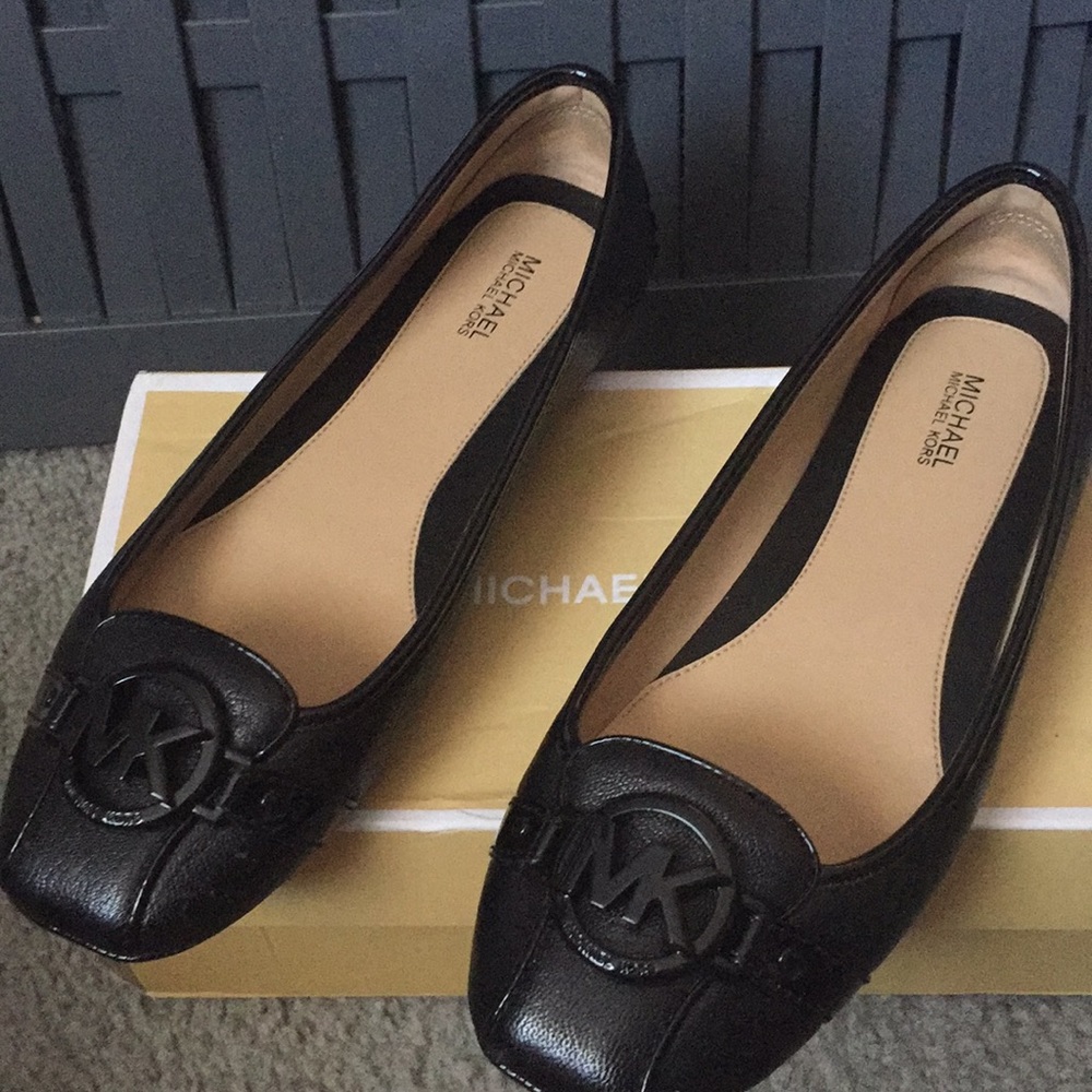 Michael Kors Leather Flats Size 8 Wide Width